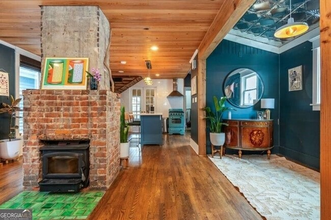 Building Photo - 154 Savannah St SE