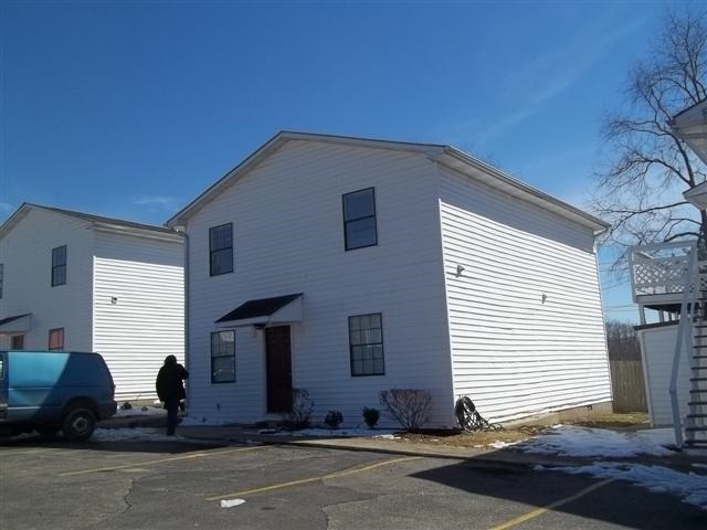 Building Photo - French Landing