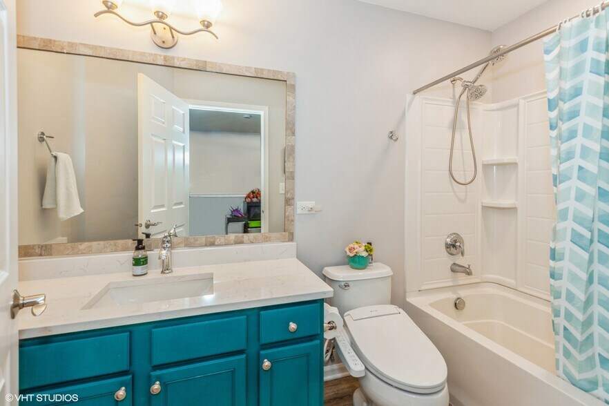 Building Photo - 375 N Commerce St