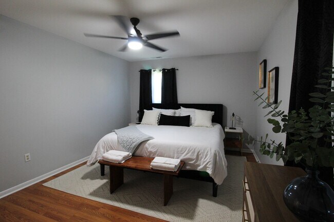 Building Photo - Bright & Spacious 2-Bedroom Home in Massanutten