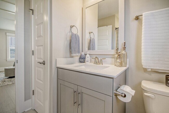 Building Photo - Refined Living in Midtown Nexton