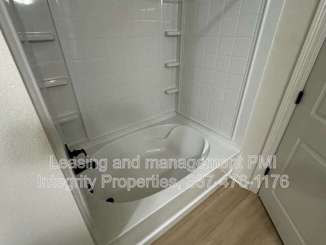 Building Photo - 101 Foster Grove Drive