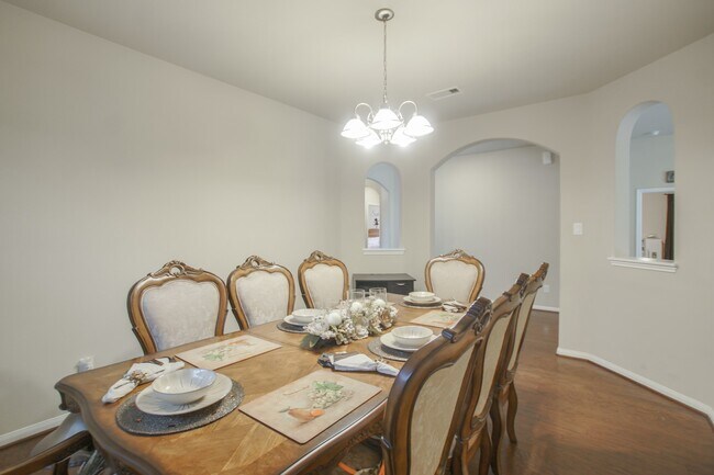 Building Photo - 111 Pheasant Run Dr