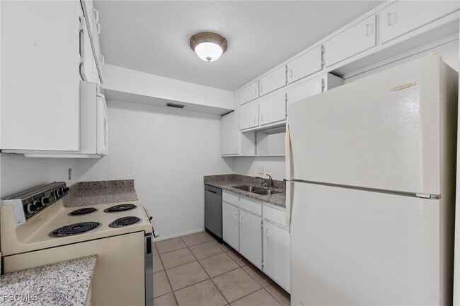 Building Photo - 2828 Jackson St