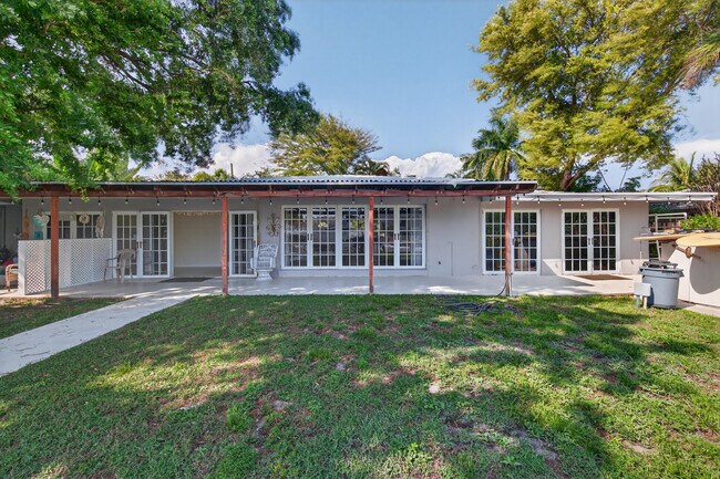 Building Photo - 2680 NE 24th St