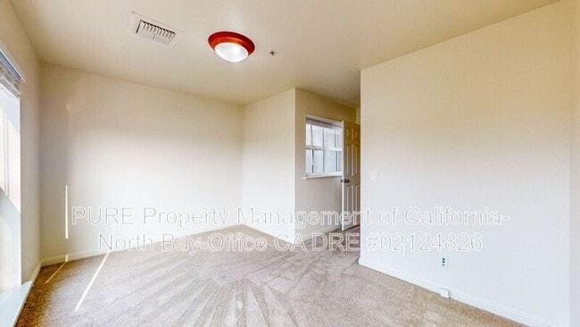 Building Photo - 110 5th St