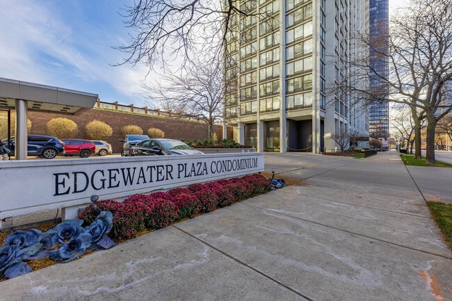 Building Photo - 5455 N Sheridan Rd