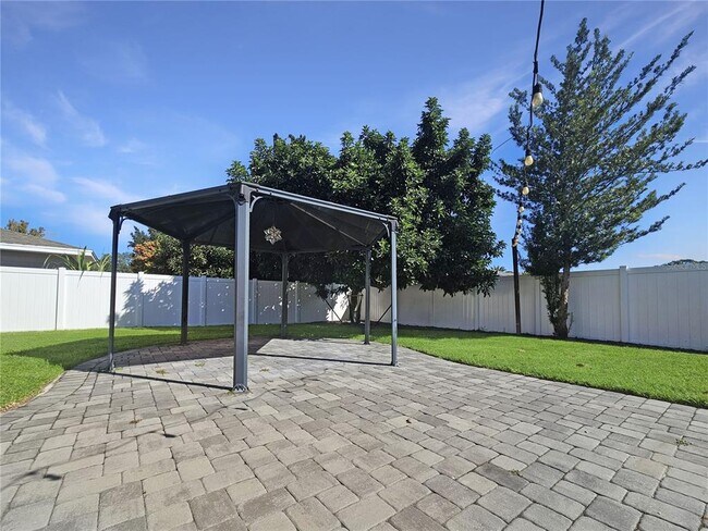 Building Photo - 609 Ashberry Ln