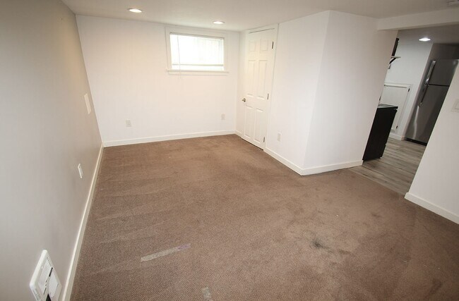Building Photo - 7326 Triplex