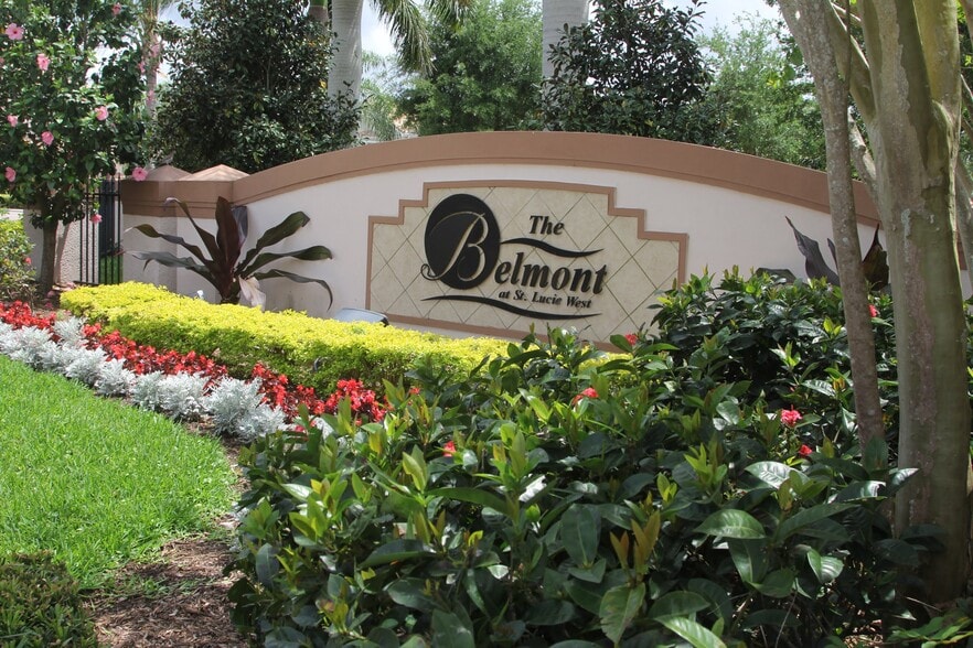 Building Photo - 114 SW Peacock Blvd