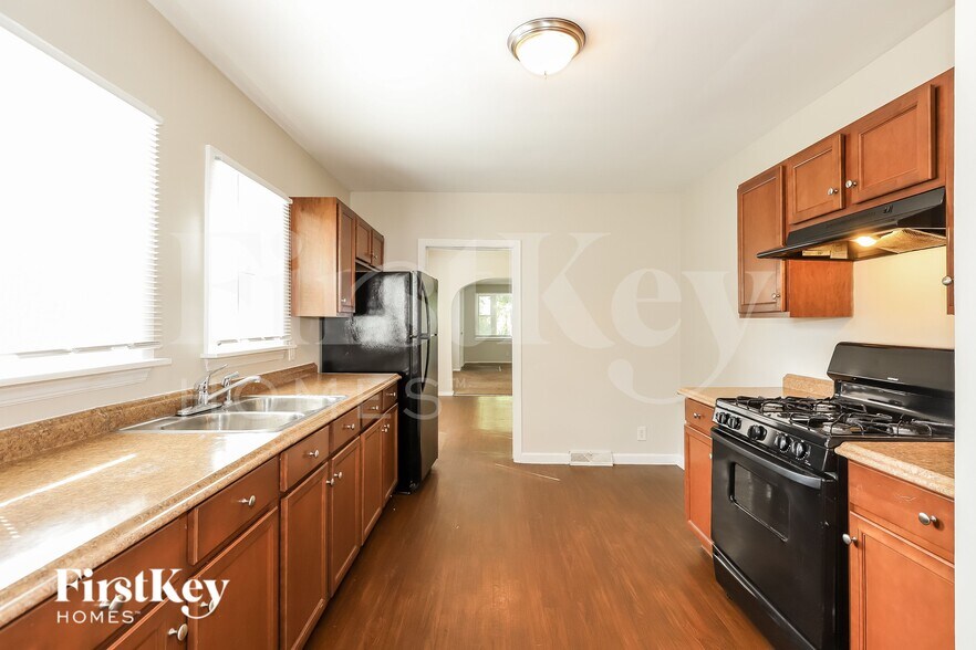 Building Photo - 1146 Hinckley St