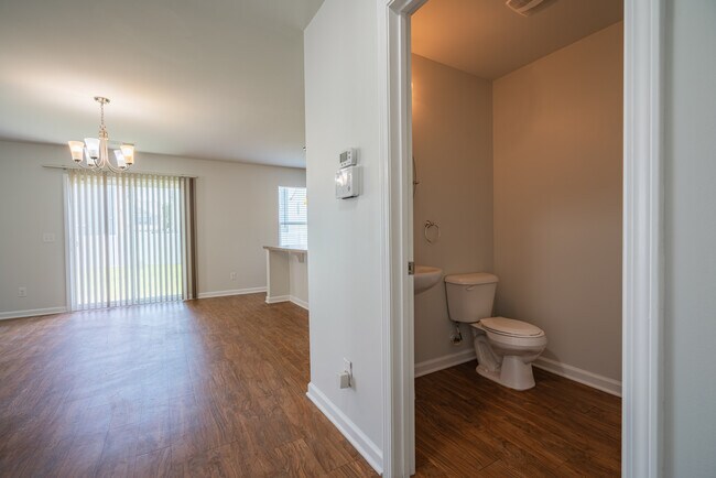 Building Photo - 135 Davila St