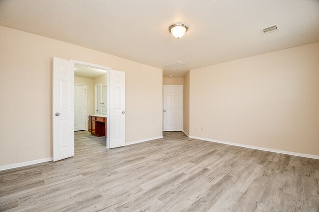 Building Photo - 10439 Lauren Creek Dr