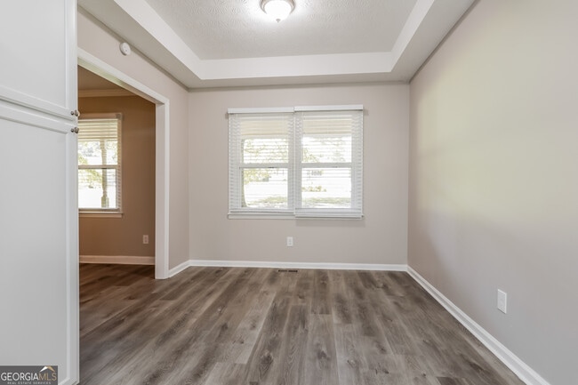 Building Photo - 15 Cedar Creek Dr