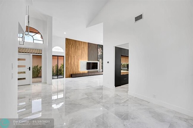 Building Photo - 6488 Via Rosa