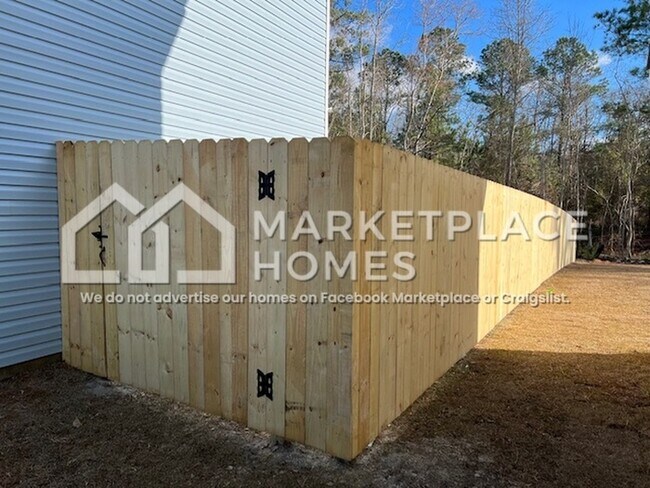 Building Photo - 390 Sessile Oak Dr