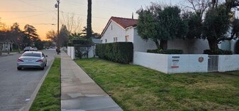 Building Photo - 3304 N Mountain View Ave