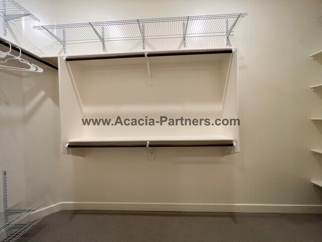 Building Photo - Four Bedroom Home in the Gated Sam Hughes neighborhood.