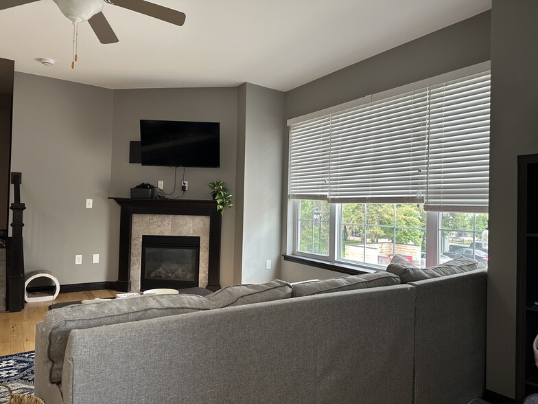 Gas fireplace - 440 3rd Ave