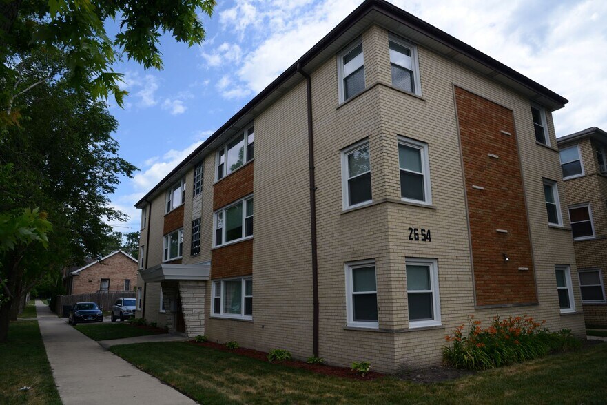 Exterior of building - 2654 W Touhy Ave