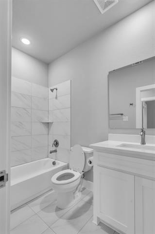 Building Photo - 121 W Morton St