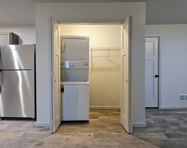 Building Photo - 2624 Creek Hill Rd