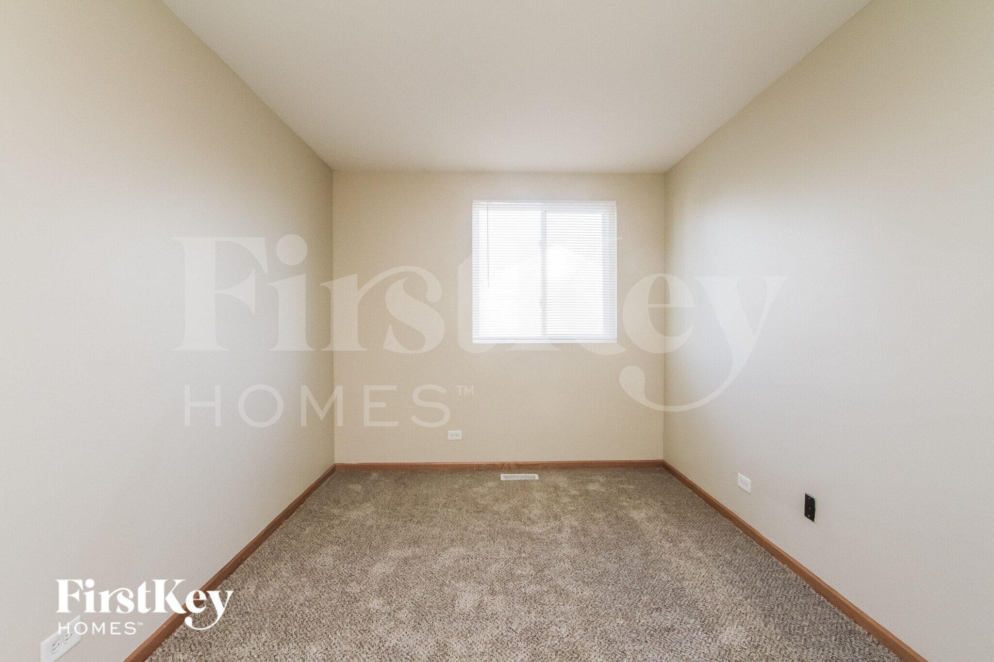 Building Photo - 1033 Four Seasons Blvd