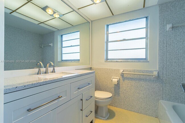 Building Photo - 700 Layne Blvd