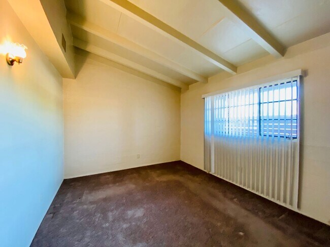 Interior Photo - Swan Court Apartments