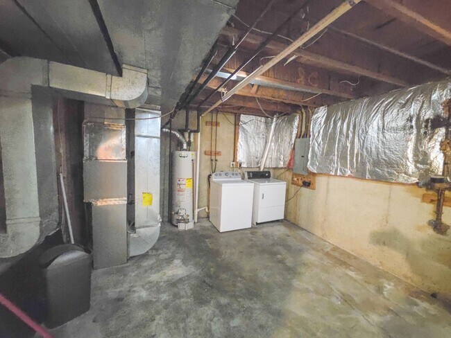 Building Photo - Fantastic 3br TownHome in highly sought Silver Spring Neighborhood - Available NOW!