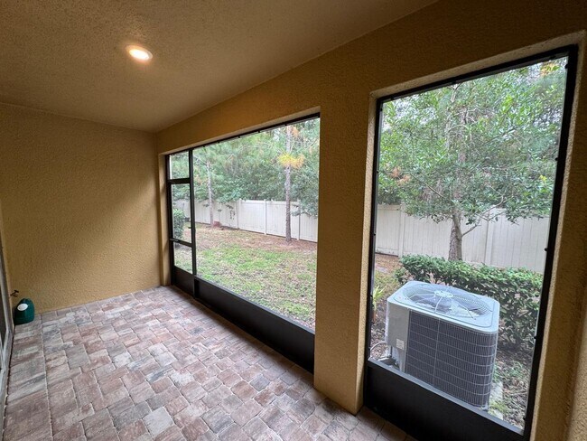 Building Photo - Beautifully maintained 3-bedroom, 2.5-bath townhome