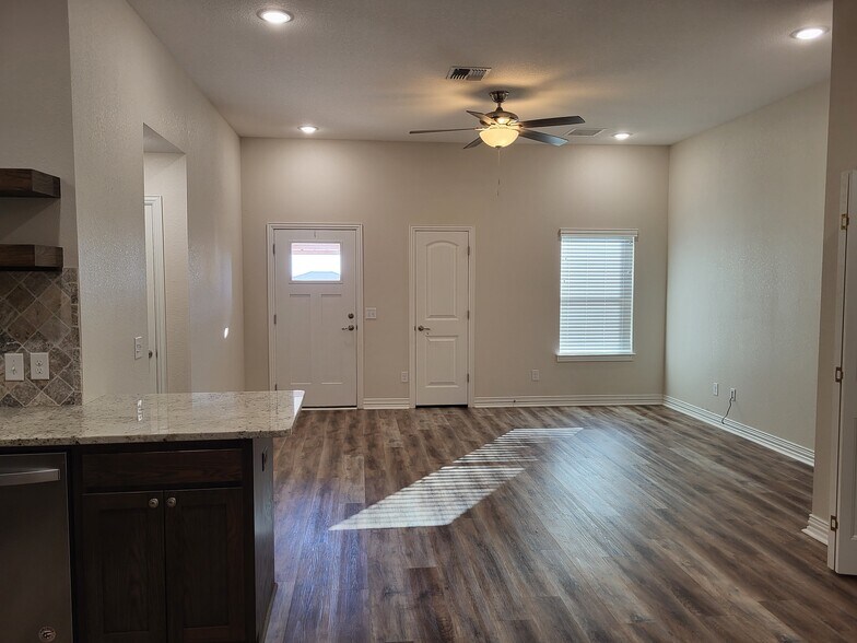 Building Photo - 1506 Hursh Ave