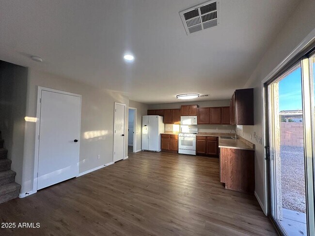 Building Photo - 4249 E Rousay Dr