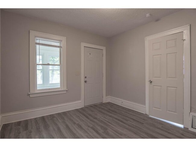 Building Photo - 1002 Lowry Ave N