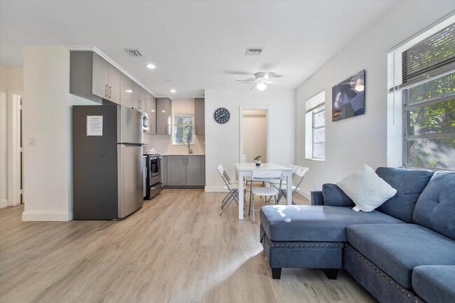 Building Photo - 113 Phippen Waiters Rd