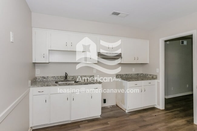 Building Photo - 2332 Watkins Dr
