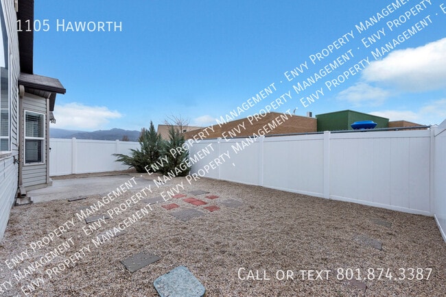 Building Photo - 1105 Haworth-