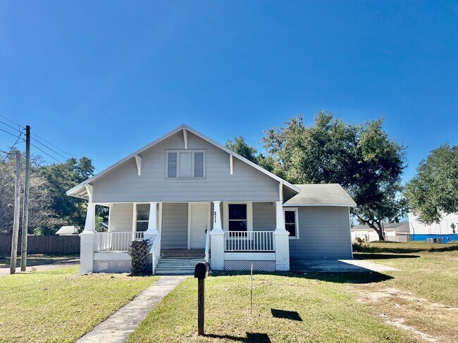 Building Photo - 211 S Cornelia Ave