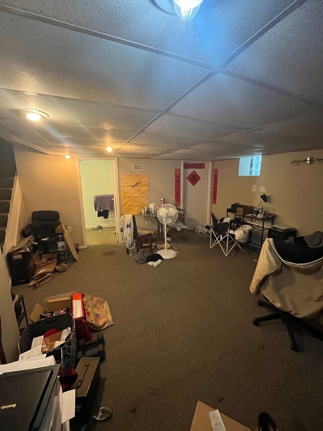 Building Photo - 2215 Victor St