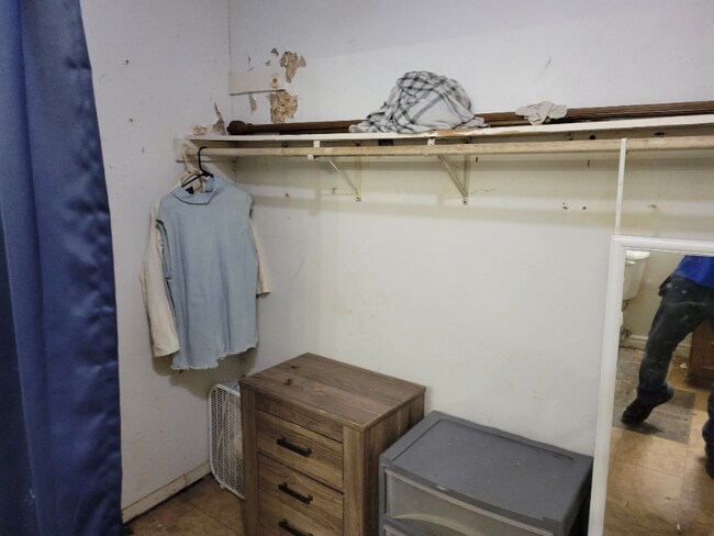 Building Photo - 221 Redbird Ln