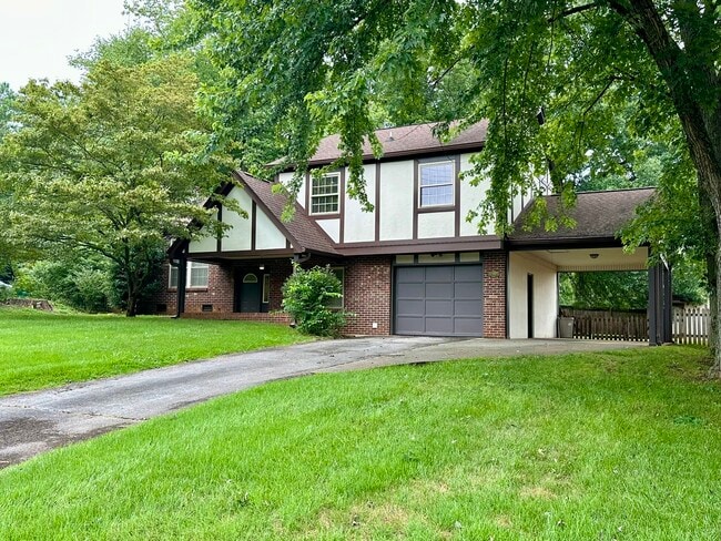 Primary Photo - 1812 Sedgewick Dr