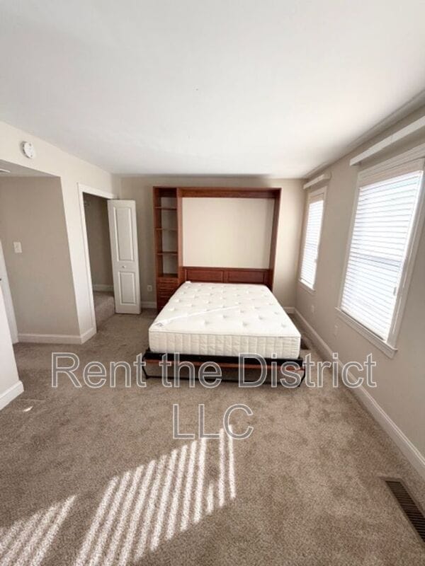 Building Photo - 61 14th St NE