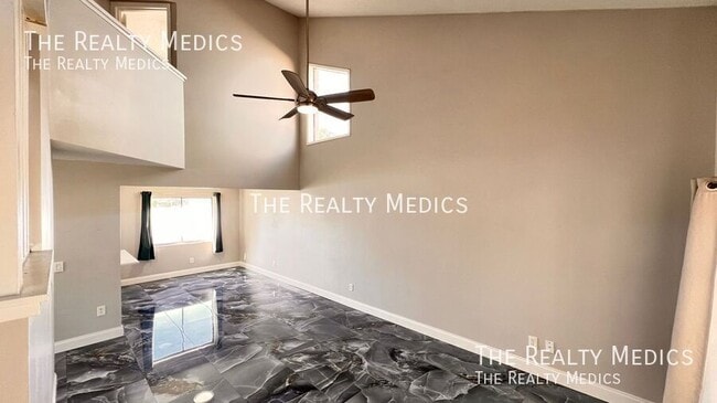 Building Photo - 430 Red Coat Ln