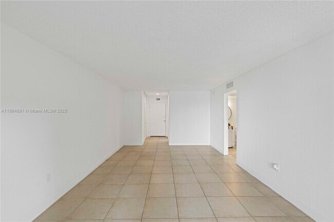 Building Photo - 1800 Sans Souci Blvd