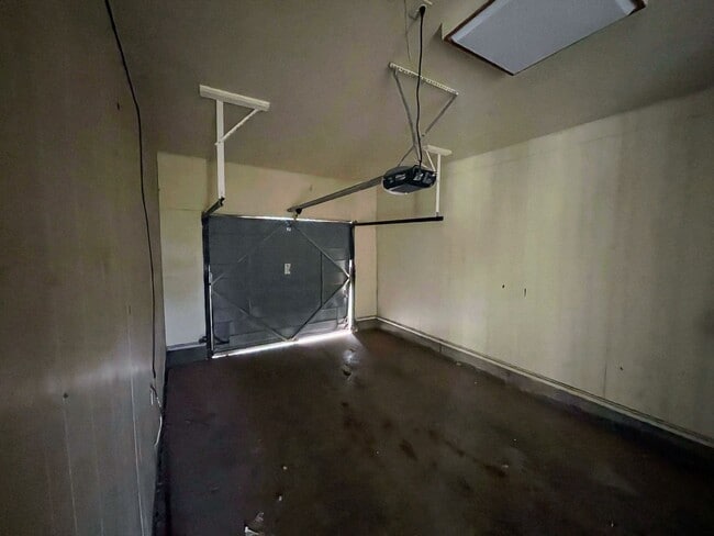 Building Photo - Texas-Style Charm and Comfort – 3-Bed, 2-B...