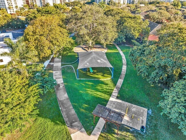 Building Photo - 6747 Sienna Club Dr