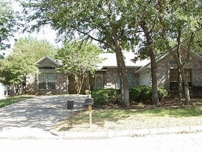 Building Photo - 6614 Canalview Dr
