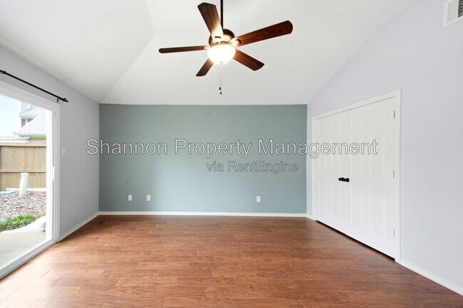 Building Photo - 7239 N Hearthstone Green Dr