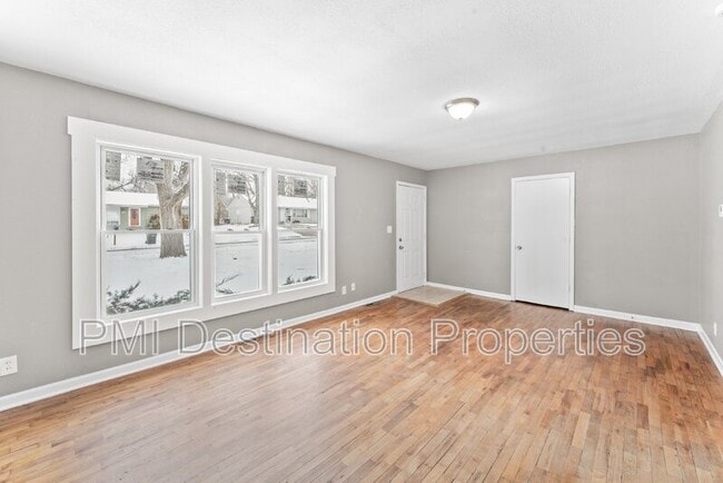Building Photo - 1503 W 21st Terrace