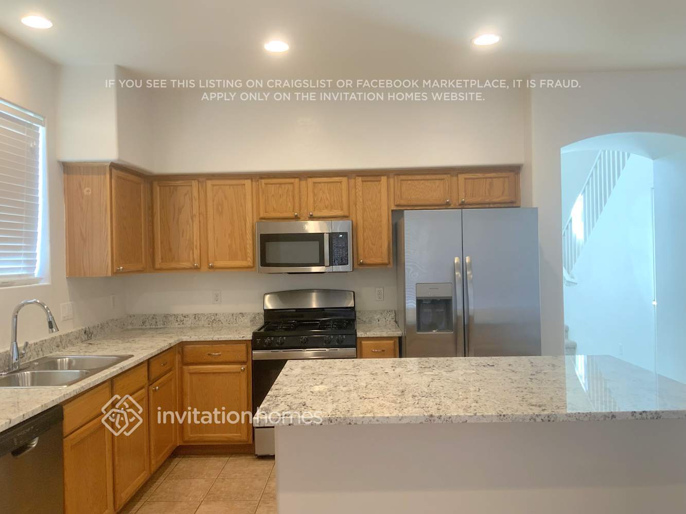 Building Photo - 3722 E Meadowview Dr